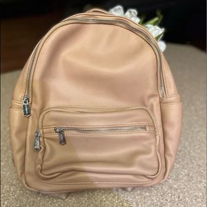 ☀️$12 special bundle price☀️Urban Originals Pink Tablet Backpack